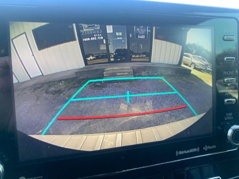 Used 2019 Toyota Corolla SE image 12