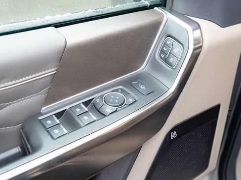 Used 2025 Ford F350 Platinum w/ Platinum Plus Package image 19