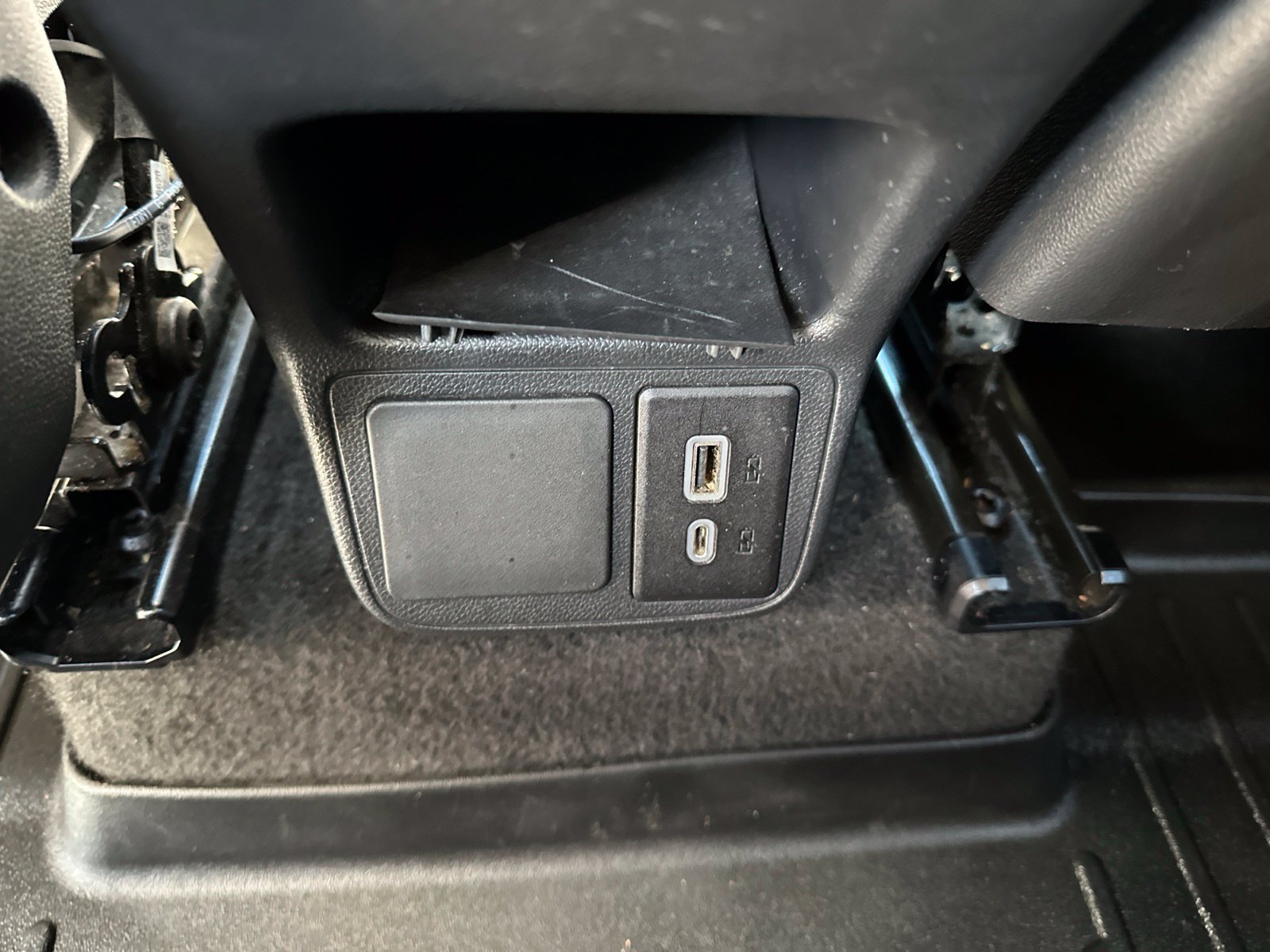 Used 2022 Buick Encore GX Select w/ Sport Touring Package FWD image 23