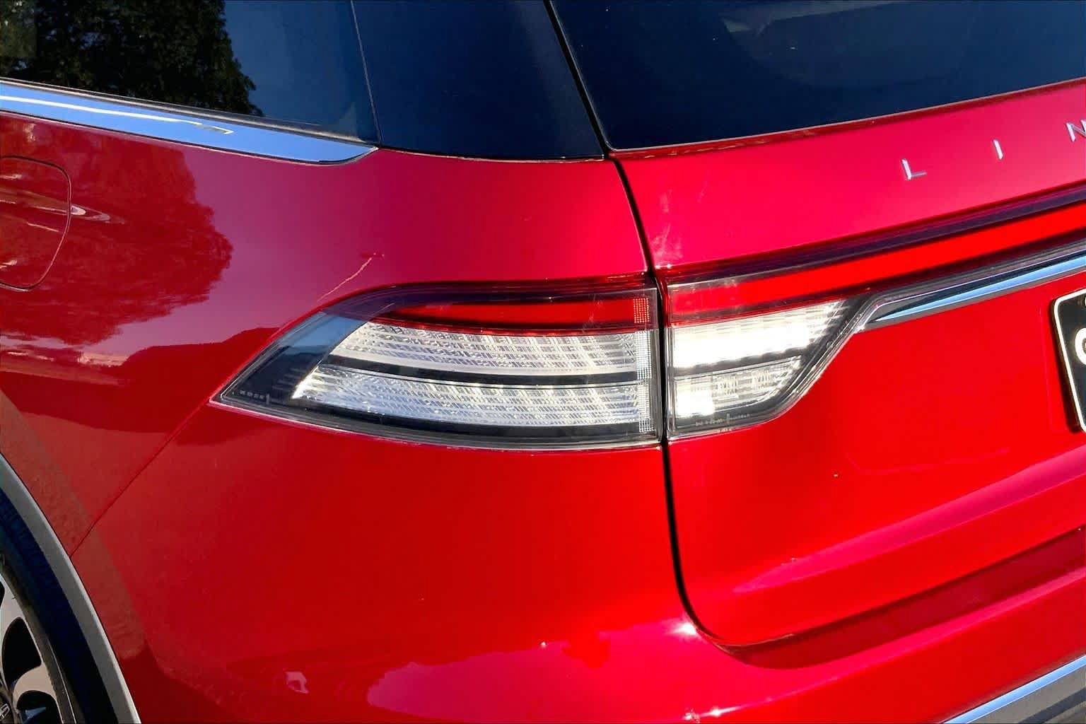 Used 2020 Lincoln Aviator Reserve w/ Equipment Group 201A RWD image 29