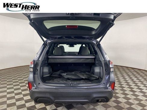 Used 2025 Subaru Forester Premium AWD/4WD image 46