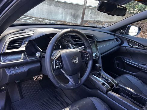 Used 2017 Honda Civic Sport Touring image 2