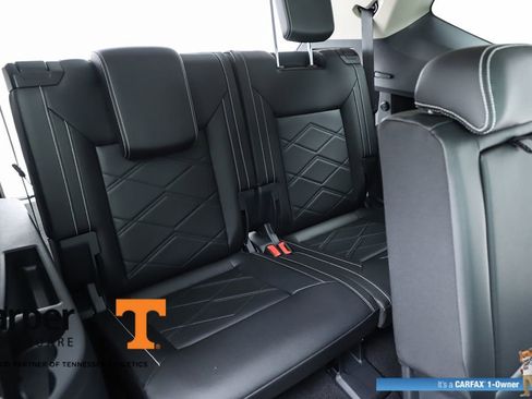 Used 2025 Volkswagen Atlas SE w/ Panoramic Sunroof Package image 40