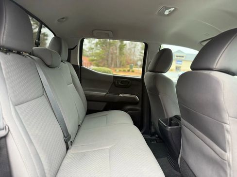 Used 2021 Toyota Tacoma SR5 w/ SR5 Appearance Package (SM) image 23