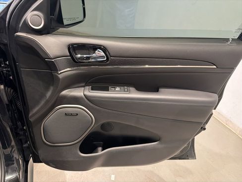Used 2019 Jeep Grand Cherokee High Altitude AWD/4WD image 31