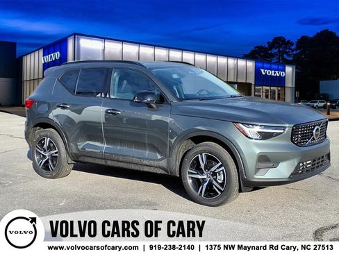 New 2026 Volvo XC40 B4 Core w/ Climate Package image 1