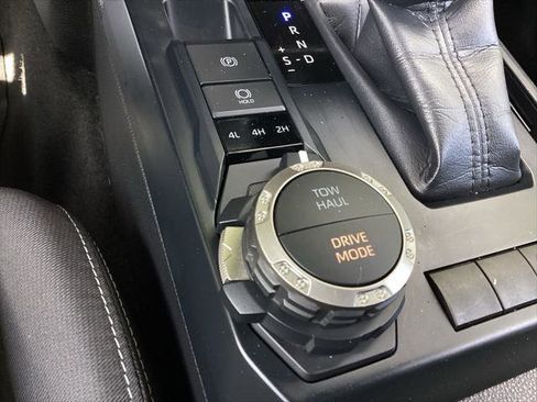 Certified 2025 Toyota Tacoma TRD Sport AWD/4WD image 17