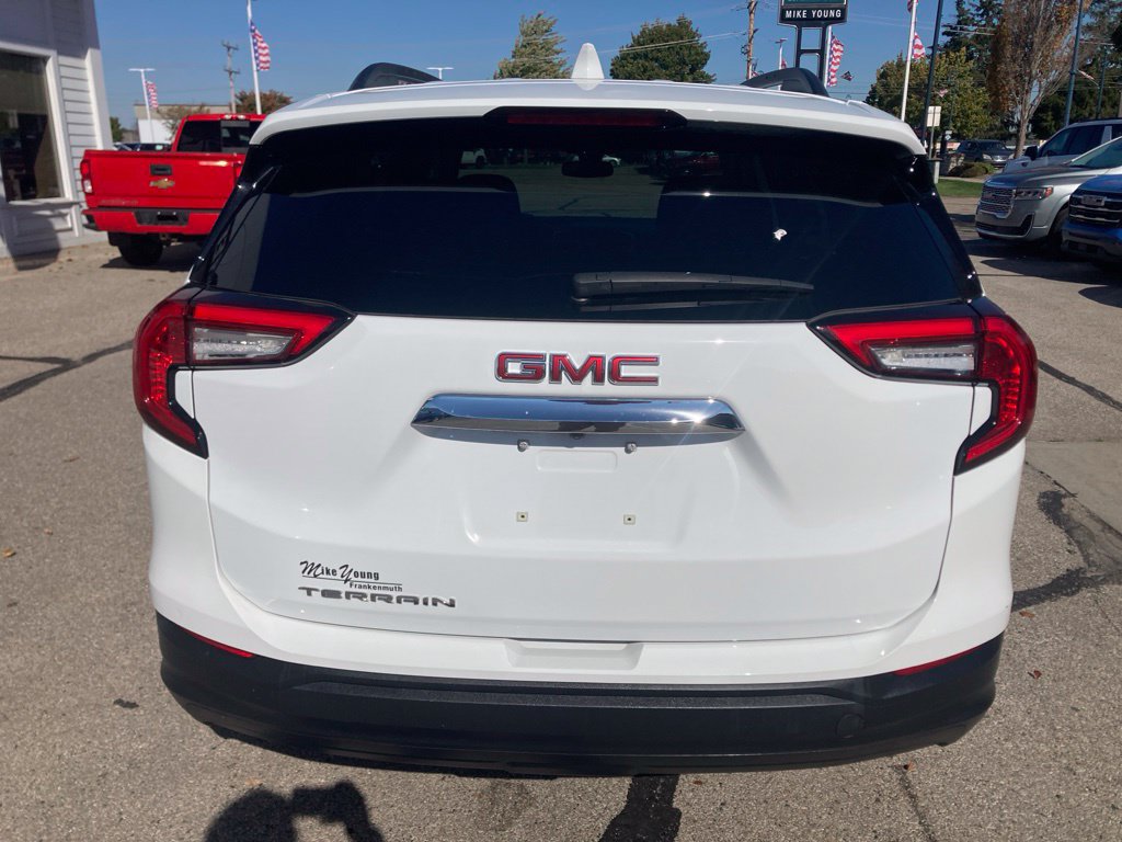 Certified 2024 GMC Terrain SLE w/ Driver Convenience Package FWD image 6