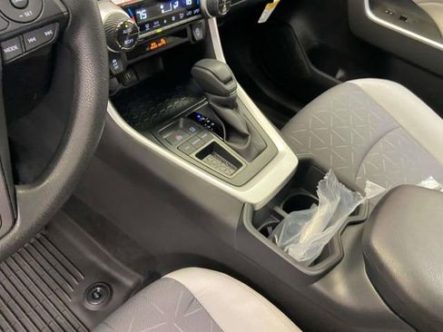 Used 2025 Toyota RAV4 XLE w/ Convenience Package image 21