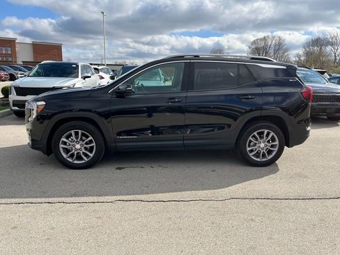 Used 2023 GMC Terrain SLT image 4