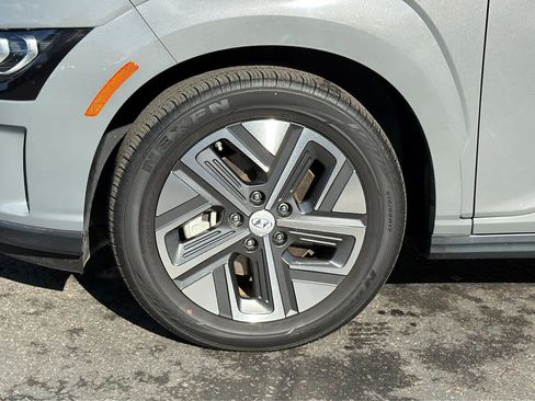 Used 2022 Hyundai Kona Limited image 9