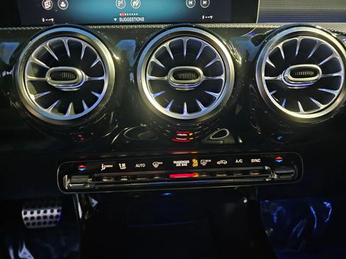 Used 2019 Mercedes-Benz A 220 image 13