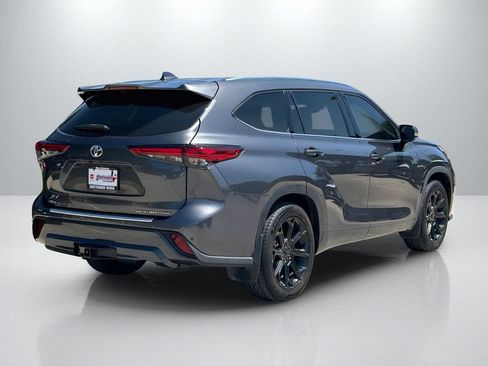 Used 2022 Toyota Highlander Limited AWD/4WD image 5