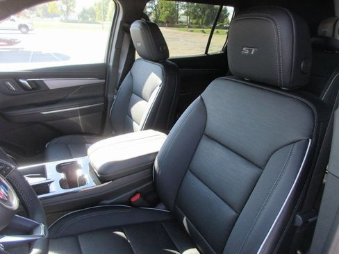 New 2026 Buick Enclave Sport Touring FWD image 14