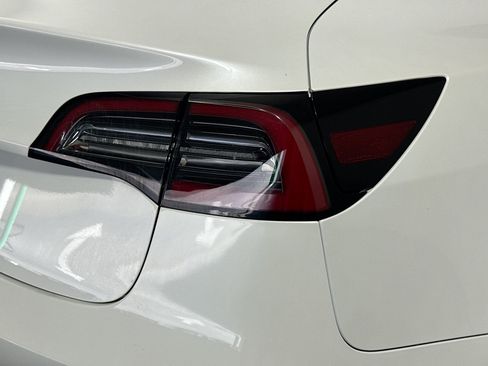 Used 2021 Tesla Model 3 Standard Range Plus image 34