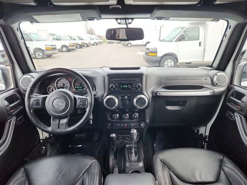 Used 2015 Jeep Wrangler Sahara image 31