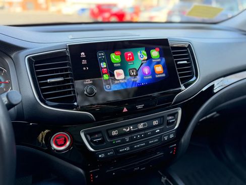 Used 2020 Honda Pilot Touring image 9