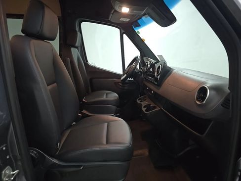 Used 2022 Mercedes-Benz Sprinter 4500 w/ Parking Package image 8