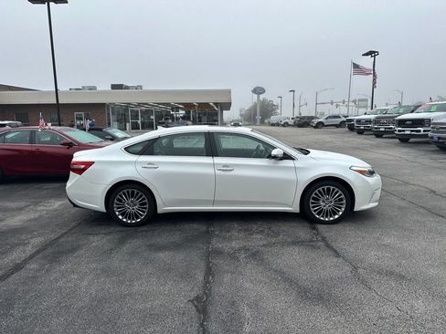 Used 2018 Toyota Avalon Limited w/ Carpet Mat Package FWD image 4