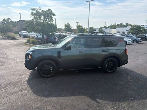 Used 2025 Nissan Armada PRO-4X w/ Pro-4X Premium Package AWD/4WD image 2