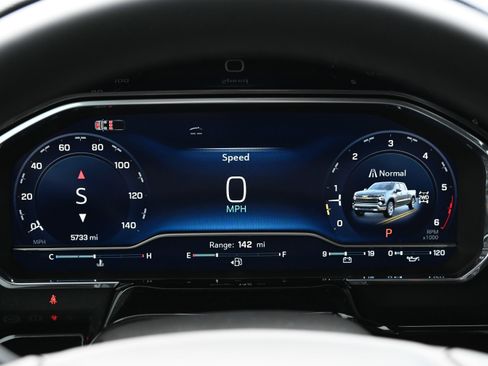 Used 2025 Chevrolet Silverado 1500 LTZ image 17