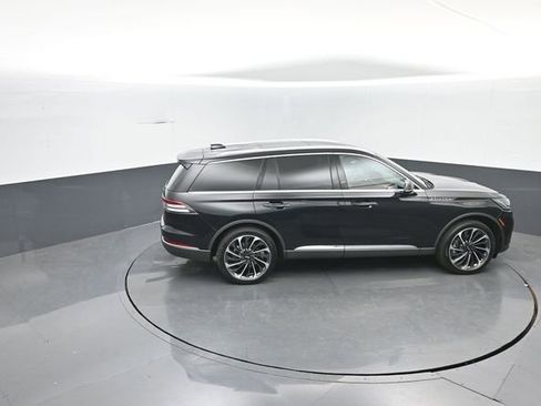 Used 2025 Lincoln Aviator Reserve w/ Equipment Group 201A AWD/4WD image 34