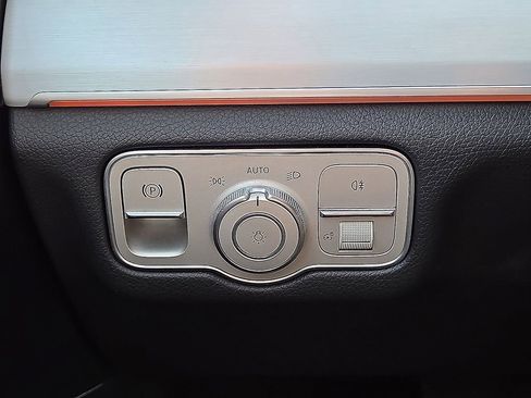 Used 2025 Mercedes-Benz GLE 350 4MATIC image 24