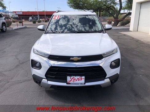 Used 2021 Chevrolet TrailBlazer LT FWD image 3