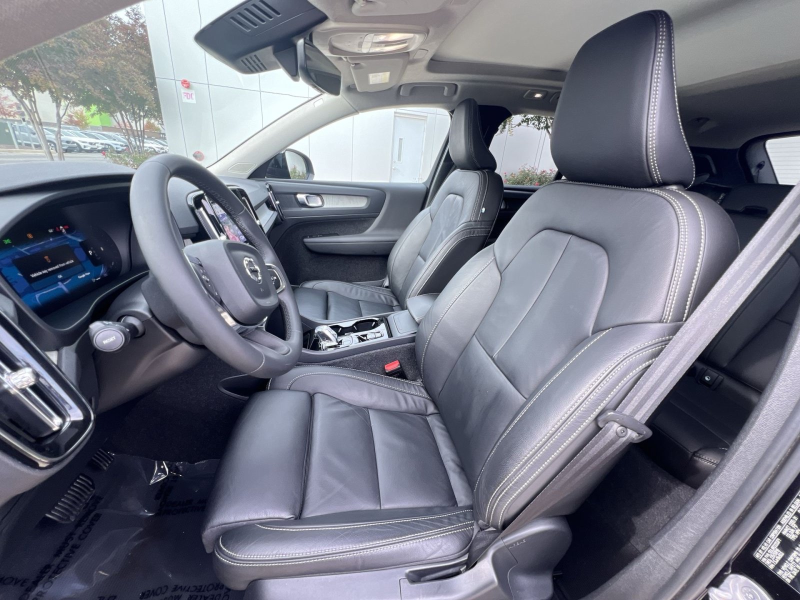 Used 2024 Volvo XC40 B5 Plus w/ Climate Package AWD/4WD image 13