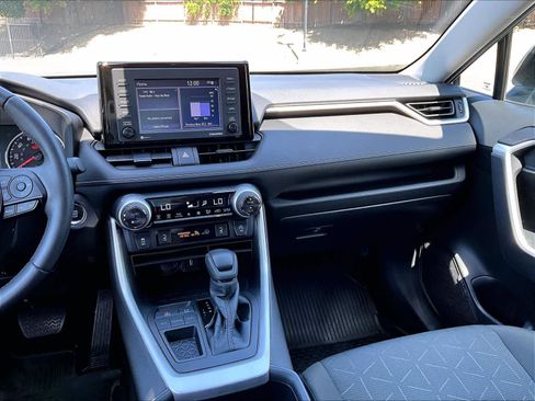 Used 2022 Toyota RAV4 XLE w/ Convenience Package FWD image 8