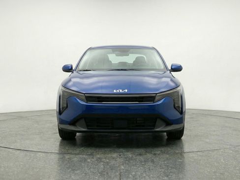 Used 2025 Kia K4 FWD image 2