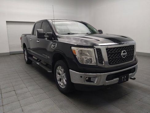 Used 2017 Nissan Titan SV RWD image 13