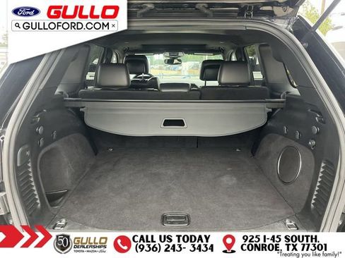 Used 2018 Jeep Grand Cherokee Altitude RWD image 10