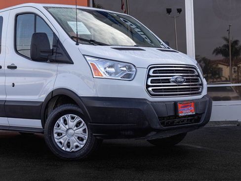 Used 2019 Ford Transit 350 XLT RWD image 3