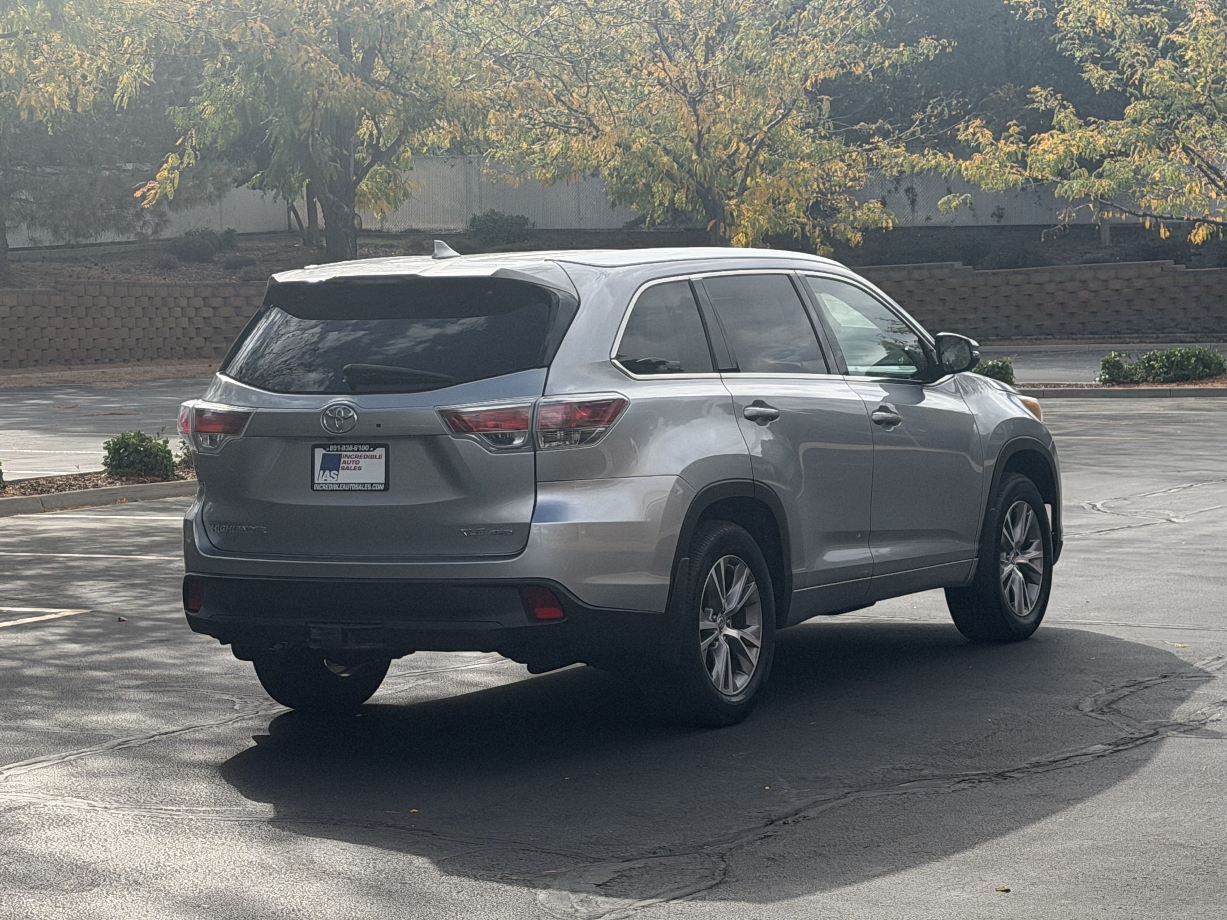 Used 2015 Toyota Highlander XLE AWD/4WD image 6