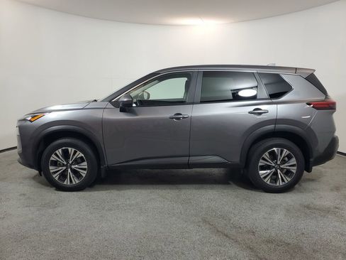 Used 2023 Nissan Rogue SV image 4