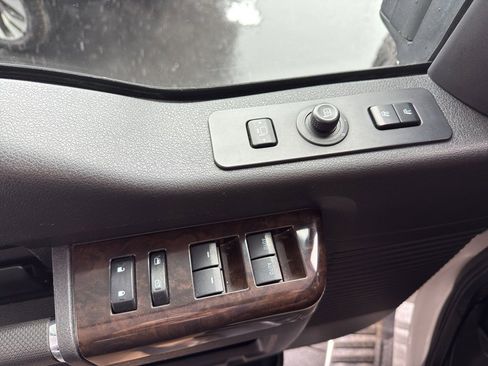 Used 2016 Ford F250 Platinum w/ FX4 Off-Road Package image 10