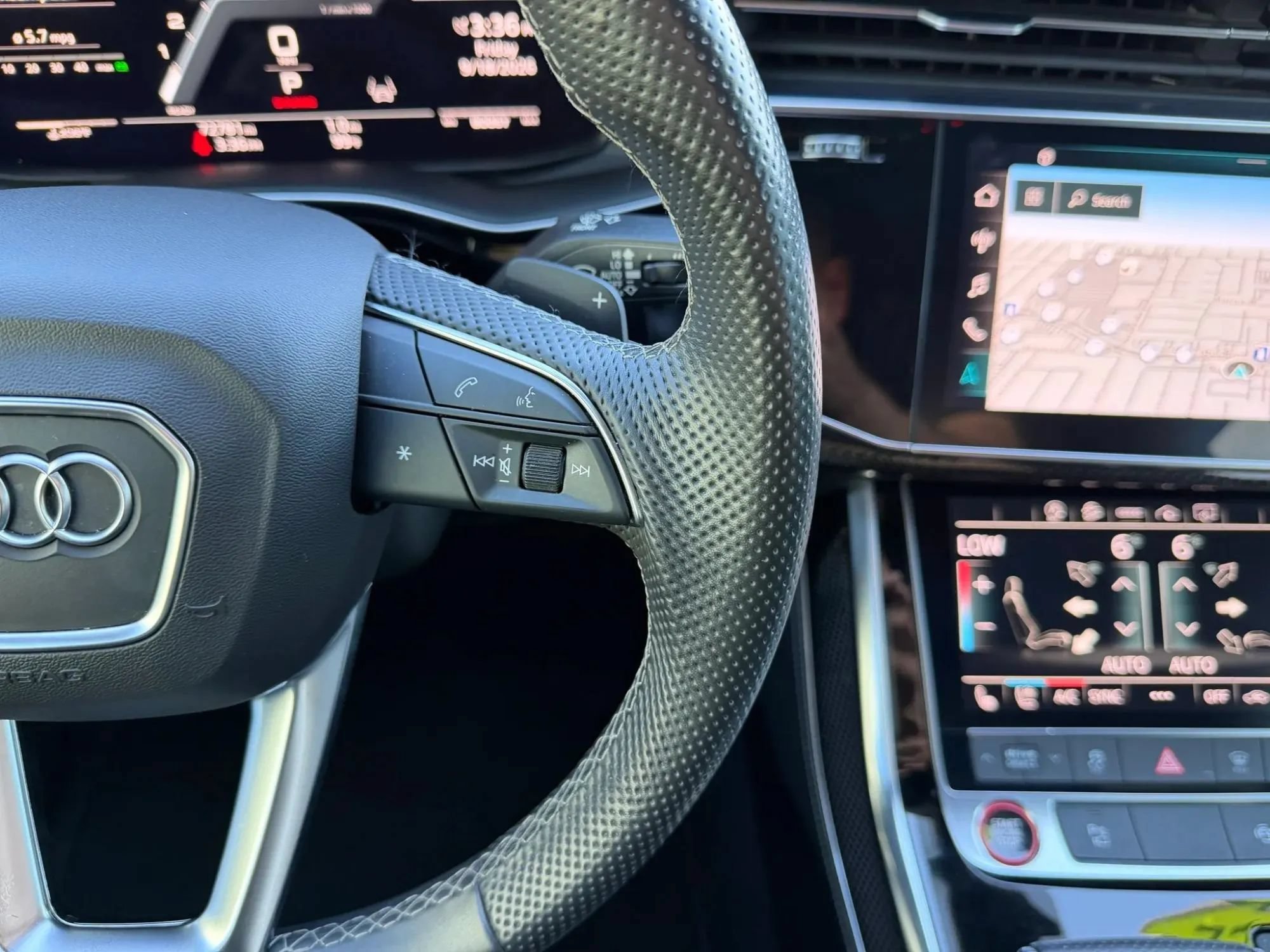 Used 2022 Audi SQ8 Premium Plus w/ Executive Package AWD/4WD image 29