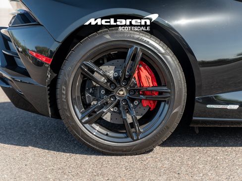 Used 2021 Lamborghini Huracan EVO RWD image 31