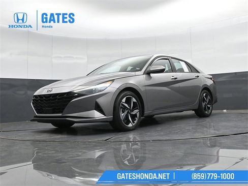 Used 2023 Hyundai Elantra SEL w/ Convenience Package image 46