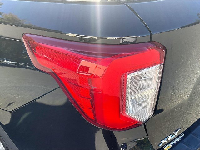 Used 2022 Ford Explorer XLT AWD/4WD image 31