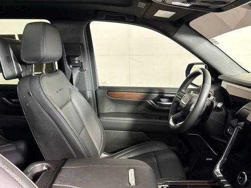 Used 2025 GMC Yukon Denali w/ Denali Reserve Package AWD/4WD image 33
