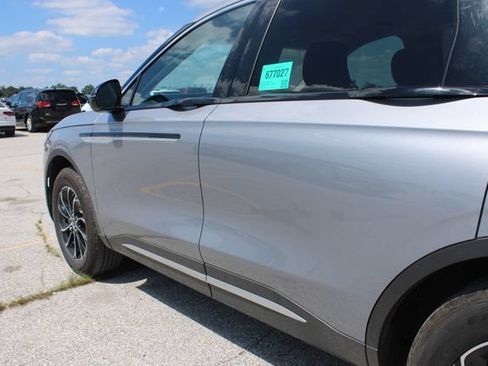 Used 2024 Lincoln Nautilus Premier AWD/4WD image 42