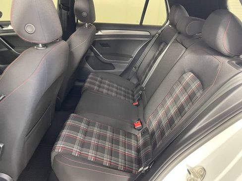 Used 2019 Volkswagen Golf 4-Door FWD image 11