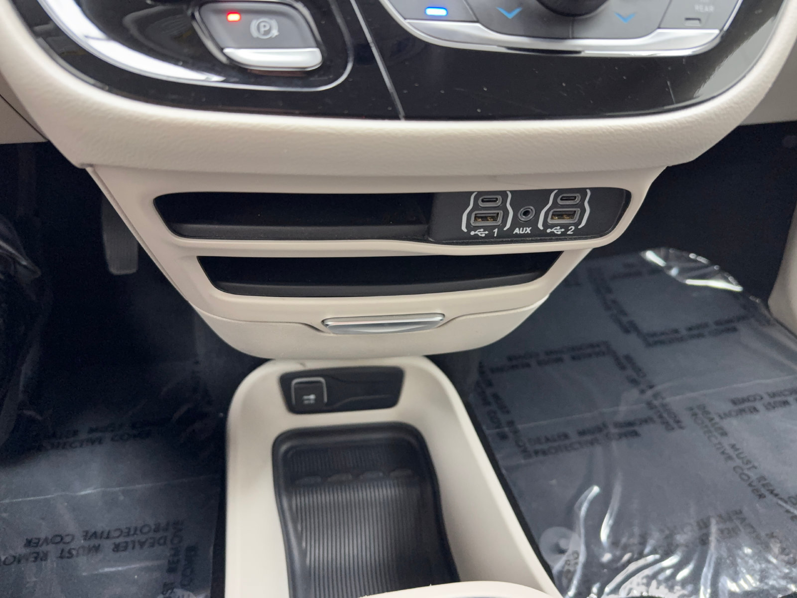 Used 2023 Chrysler Pacifica Touring-L FWD image 29