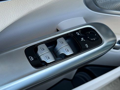 New 2025 Mercedes-Benz C 300 Sedan image 13