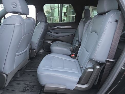 Used 2024 Buick Enclave Essence image 14