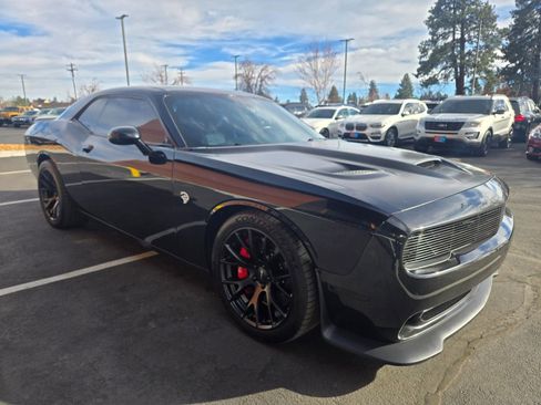 Used 2015 Dodge Challenger SRT Hellcat image 7