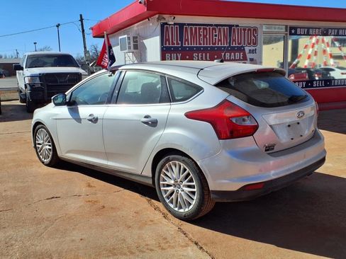 Used 2012 Ford Focus SEL image 4