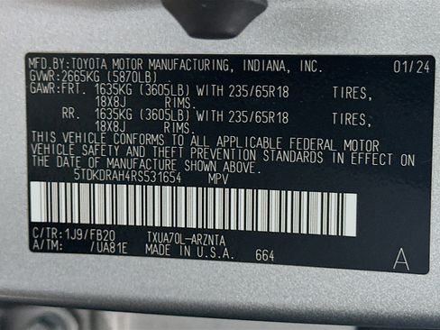 Used 2024 Toyota Highlander LE image 12